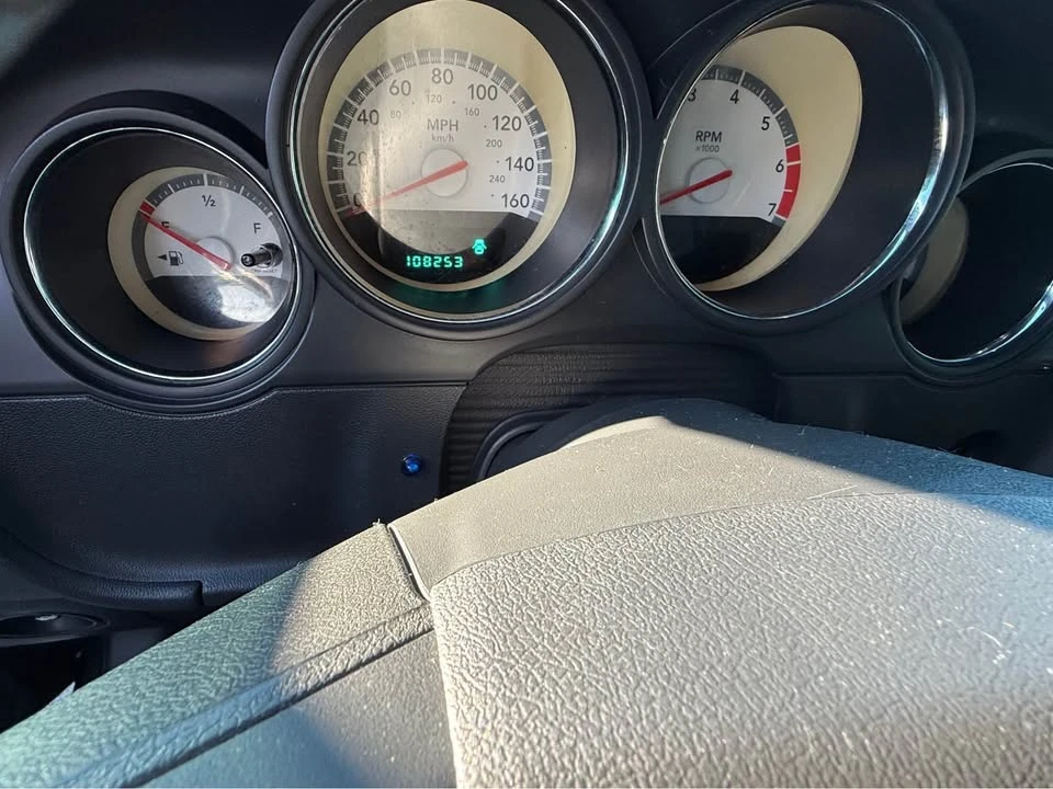 2010 Dodge Challenger 3rd Gen - Image 7 of 9