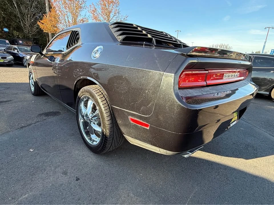 2010 Dodge Challenger 3rd Gen - Image 5 of 9