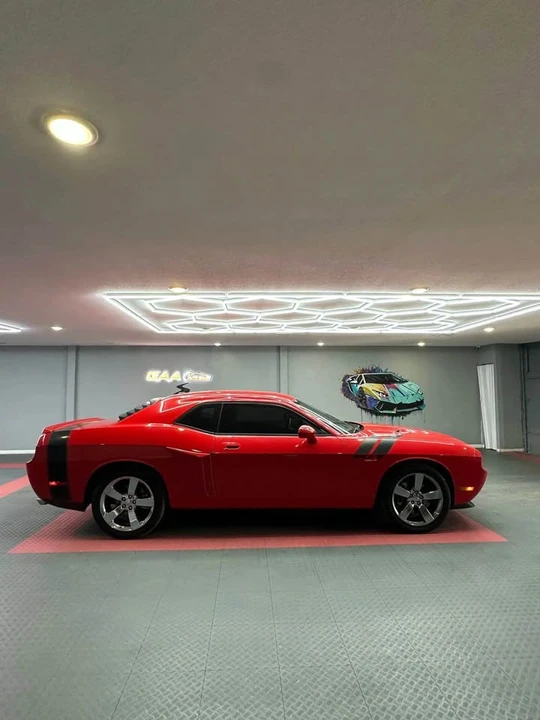 2010 Dodge Challenger 3rd Gen - Image 3 of 13