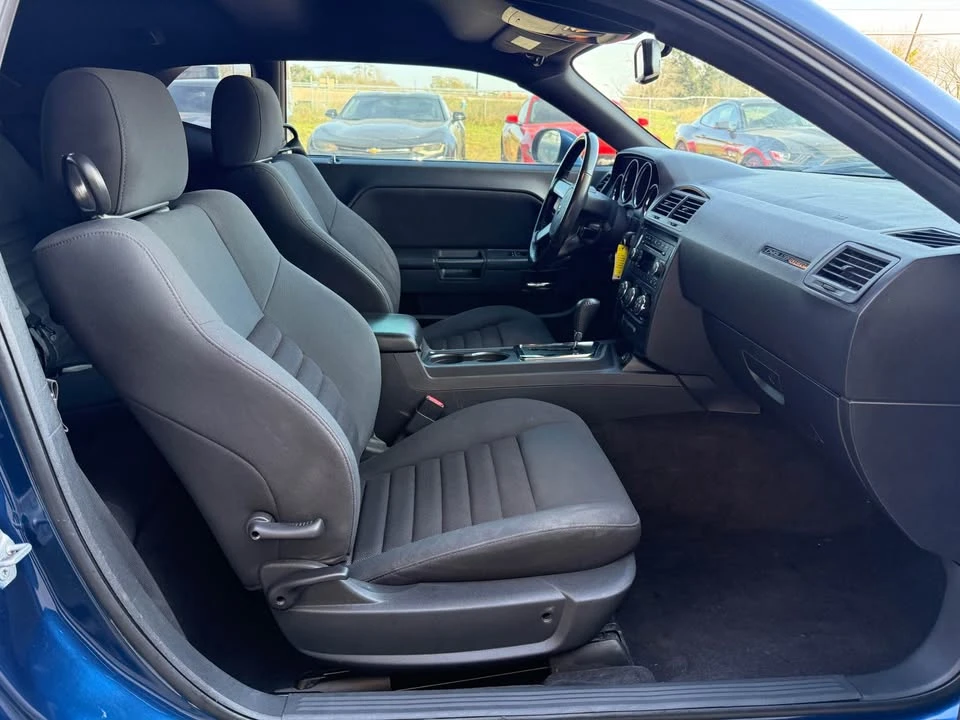 2010 Dodge Challenger 3rd Gen - Image 16 of 20