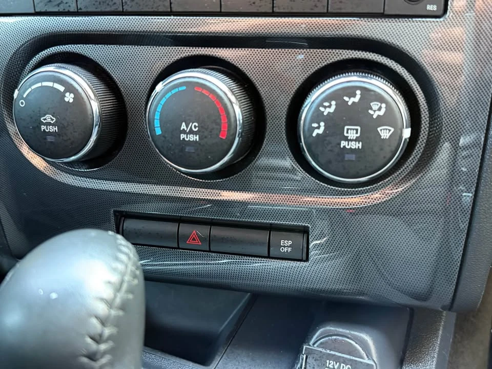 2010 Dodge Challenger 3rd Gen - Image 18 of 20