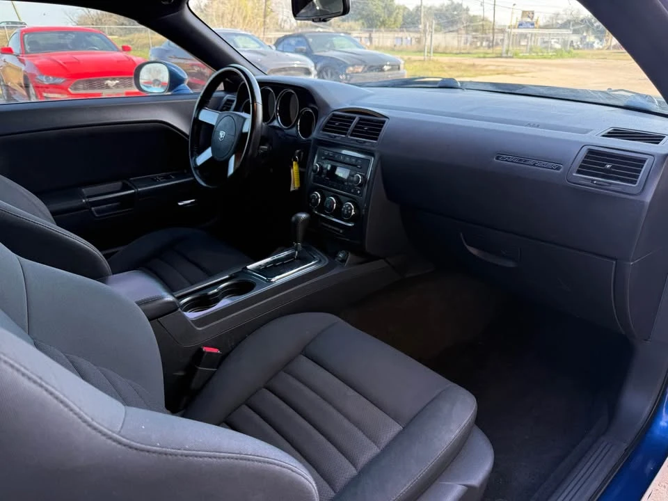 2010 Dodge Challenger 3rd Gen - Image 17 of 20