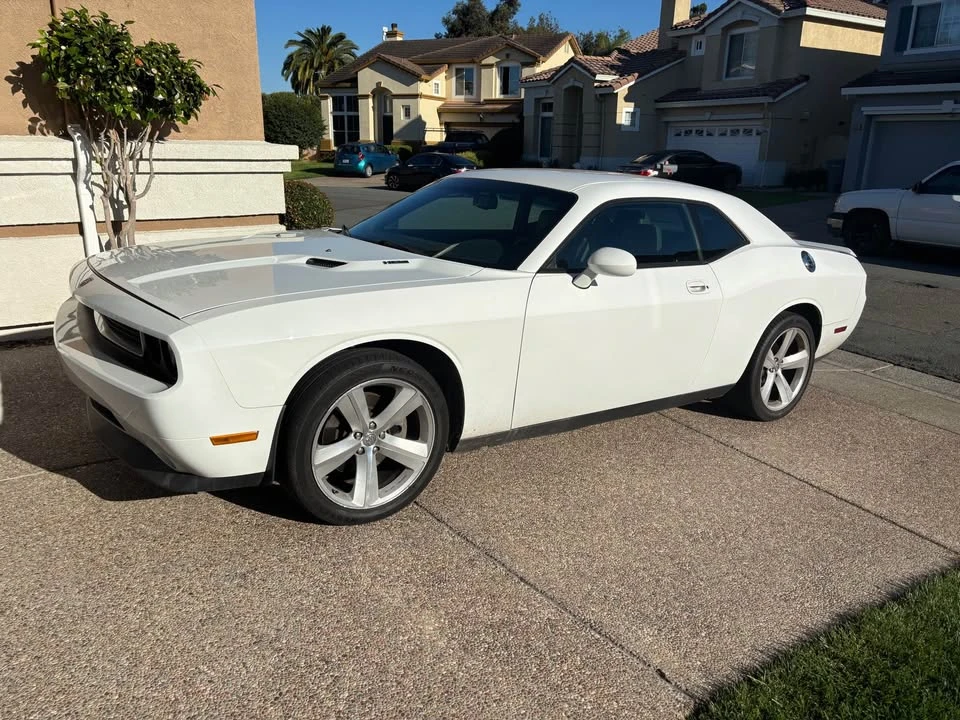 2010 Dodge Challenger 3rd Gen - Image 14 of 20