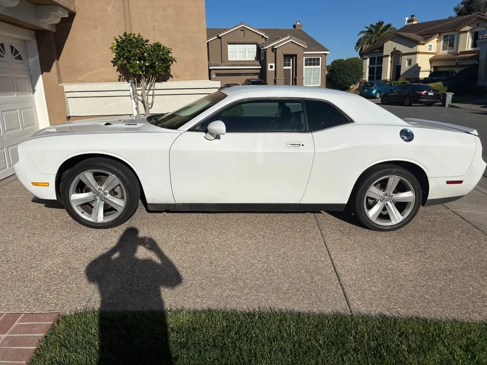 2010 Dodge Challenger 3rd Gen - Image 13 of 20