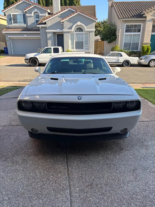 2010 Dodge Challenger 3rd Gen - Image 3 of 20
