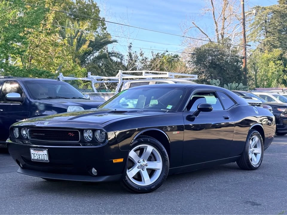 2010 Dodge Challenger 3rd Gen - Image 2 of 8