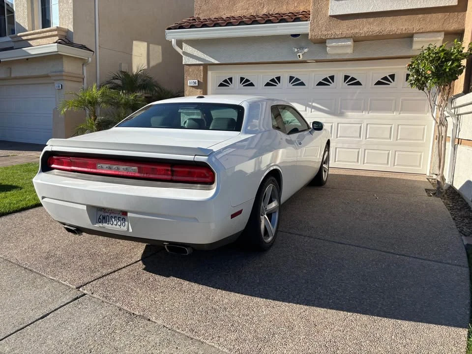 2010 Dodge Challenger 3rd Gen - Image 19 of 20