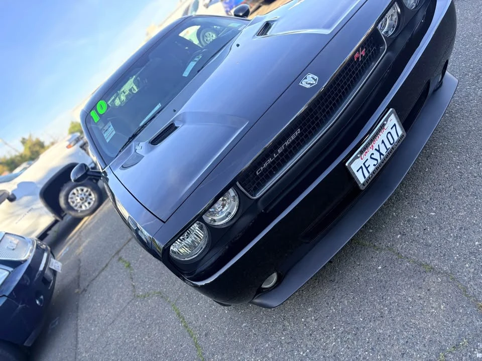 2010 Dodge Challenger 3rd Gen - Image 3 of 8