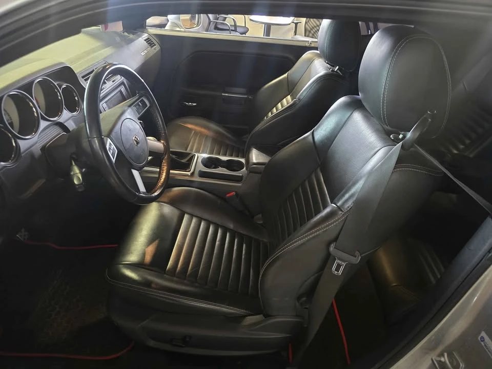 2010 Dodge Challenger 3rd Gen - Image 10 of 16