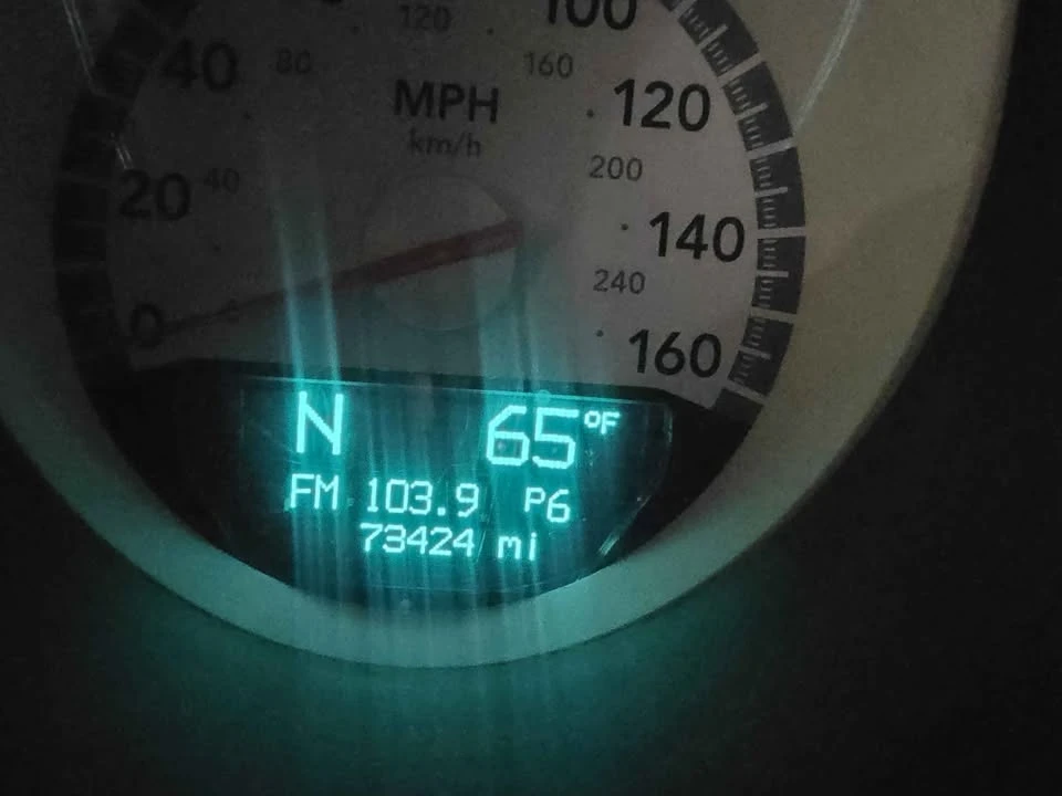 2010 Dodge Challenger 3rd Gen - Image 13 of 16