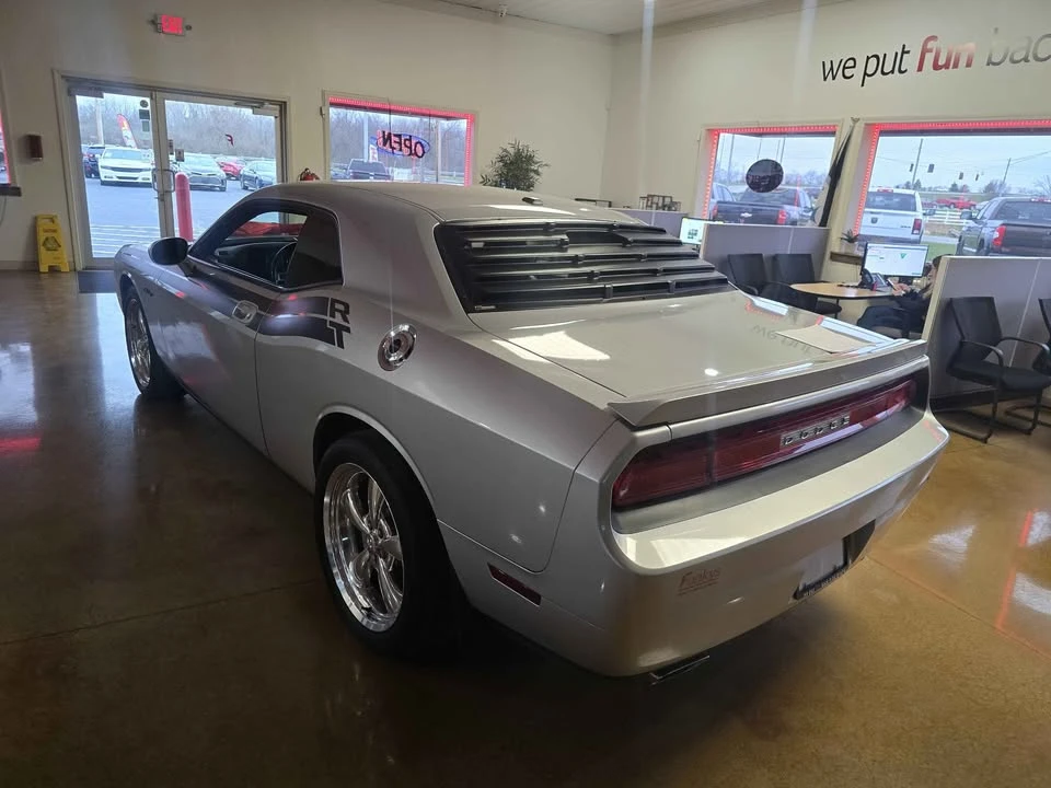 2010 Dodge Challenger 3rd Gen - Image 4 of 16