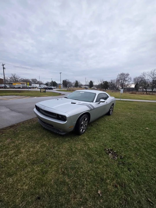 2010 Dodge Challenger 3rd Gen - Image 10 of 19