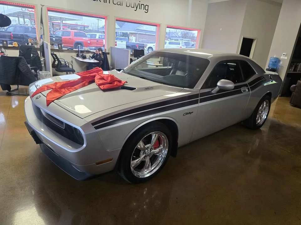 2010 Dodge Challenger 3rd Gen - Image 2 of 16