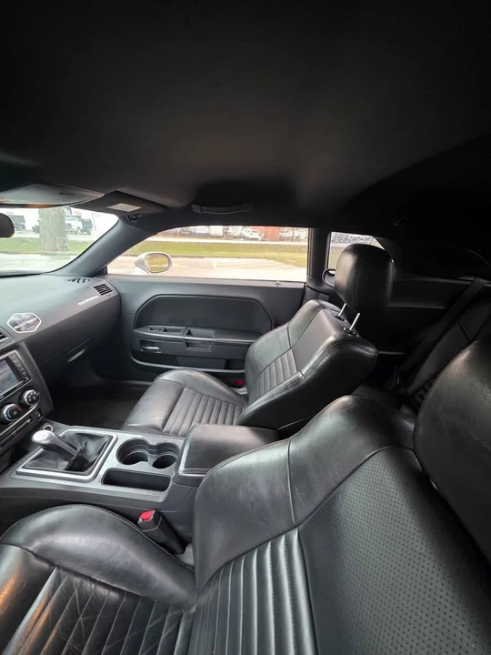 2010 Dodge Challenger 3rd Gen - Image 7 of 19