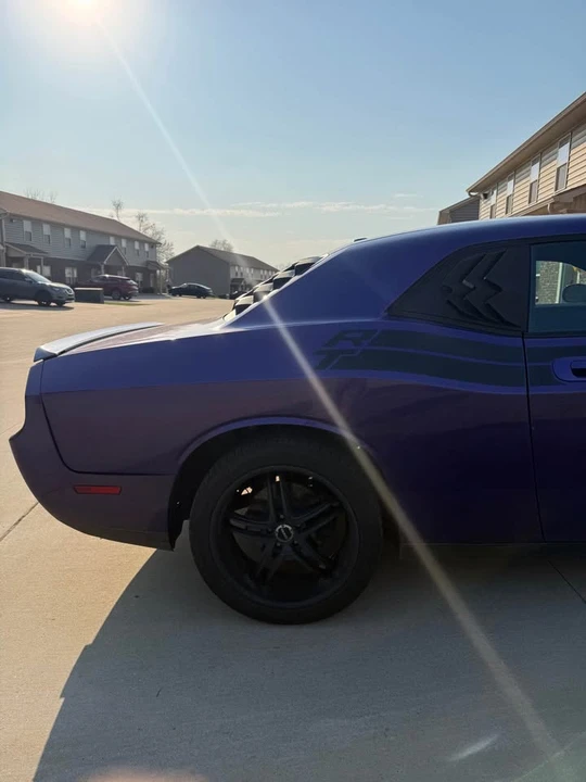 2010 Dodge Challenger 3rd Gen - Image 2 of 6