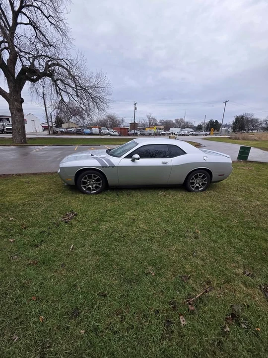 2010 Dodge Challenger 3rd Gen - Image 15 of 19