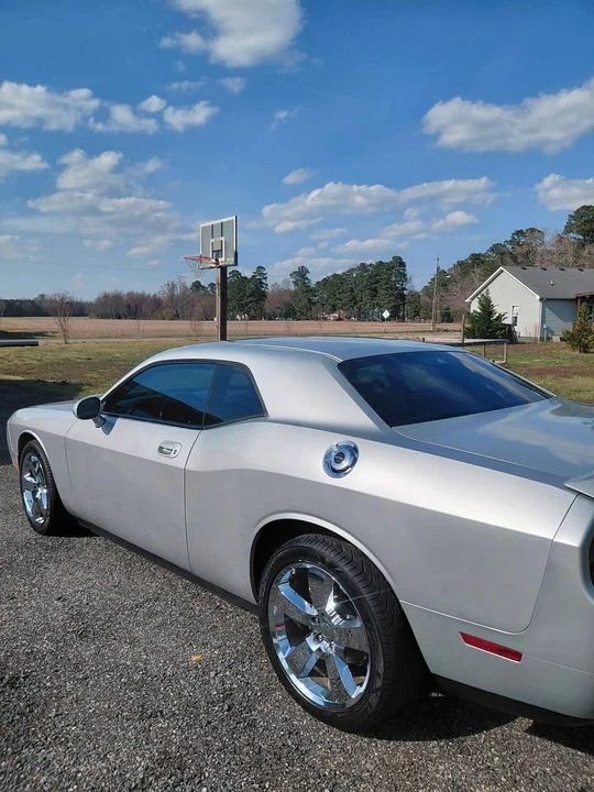 2010 Dodge Challenger 3rd Gen - Image 3 of 10