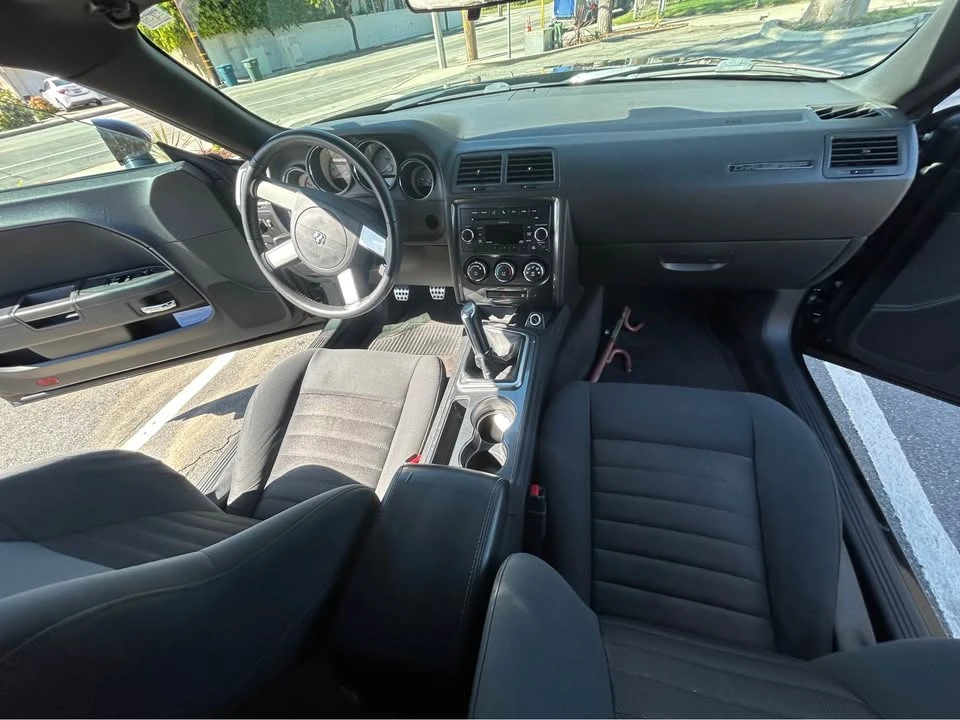 2010 Dodge Challenger 3rd Gen - Image 7 of 9