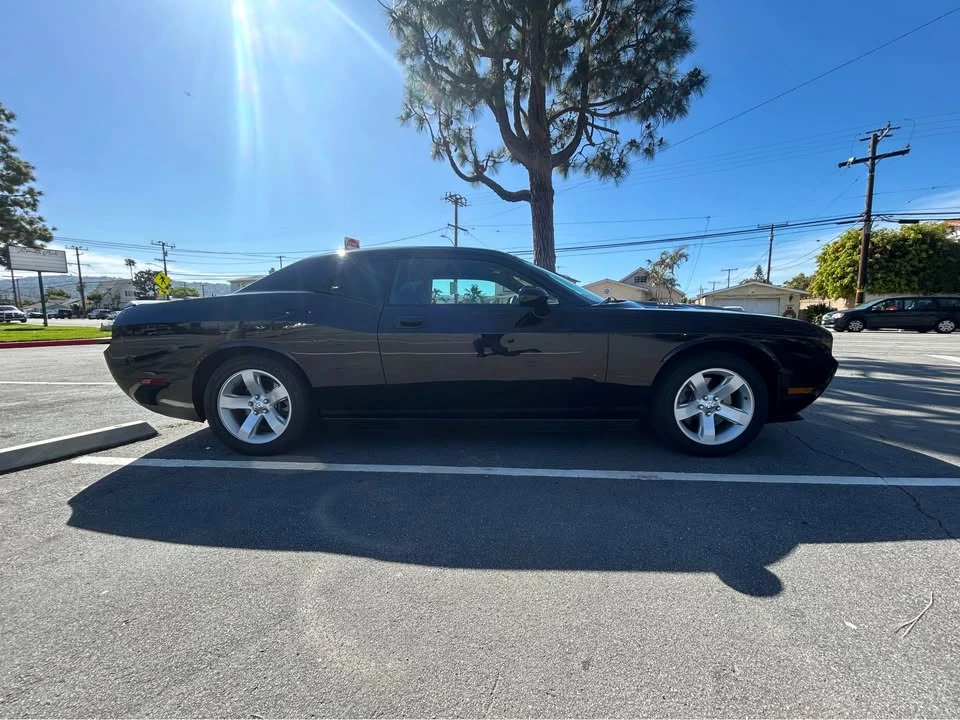 2010 Dodge Challenger 3rd Gen - Image 6 of 9