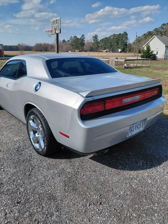 2010 Dodge Challenger 3rd Gen - Image 4 of 10