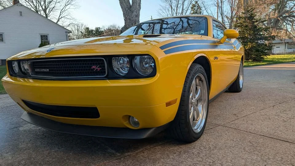 2010 Dodge Challenger 3rd Gen - Image 6 of 15