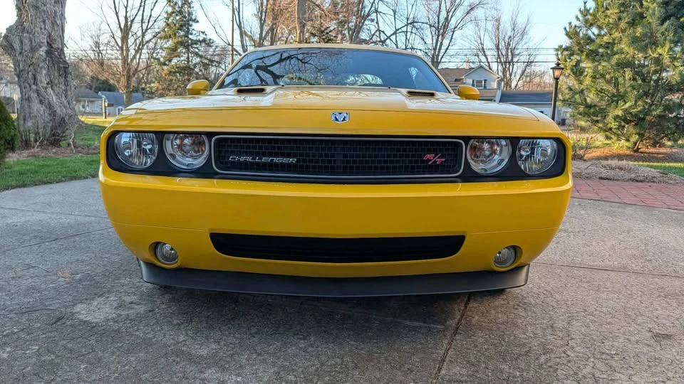 2010 Dodge Challenger 3rd Gen - Image 7 of 15