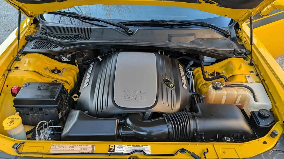 2010 Dodge Challenger 3rd Gen - Image 14 of 15