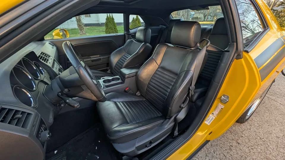 2010 Dodge Challenger 3rd Gen - Image 8 of 15