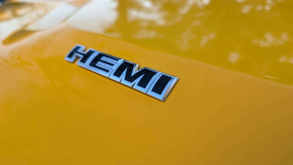 2010 Dodge Challenger 3rd Gen - Image 3 of 15