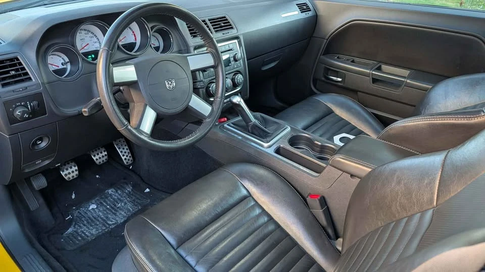 2010 Dodge Challenger 3rd Gen - Image 11 of 15