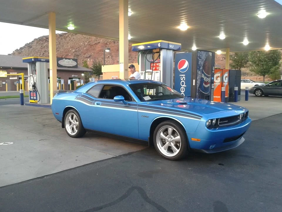 2010 Dodge Challenger 3rd Gen - Image 2 of 8