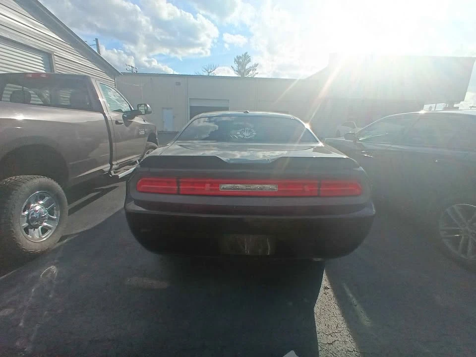 2010 Dodge Challenger 3rd Gen - Image 8 of 9