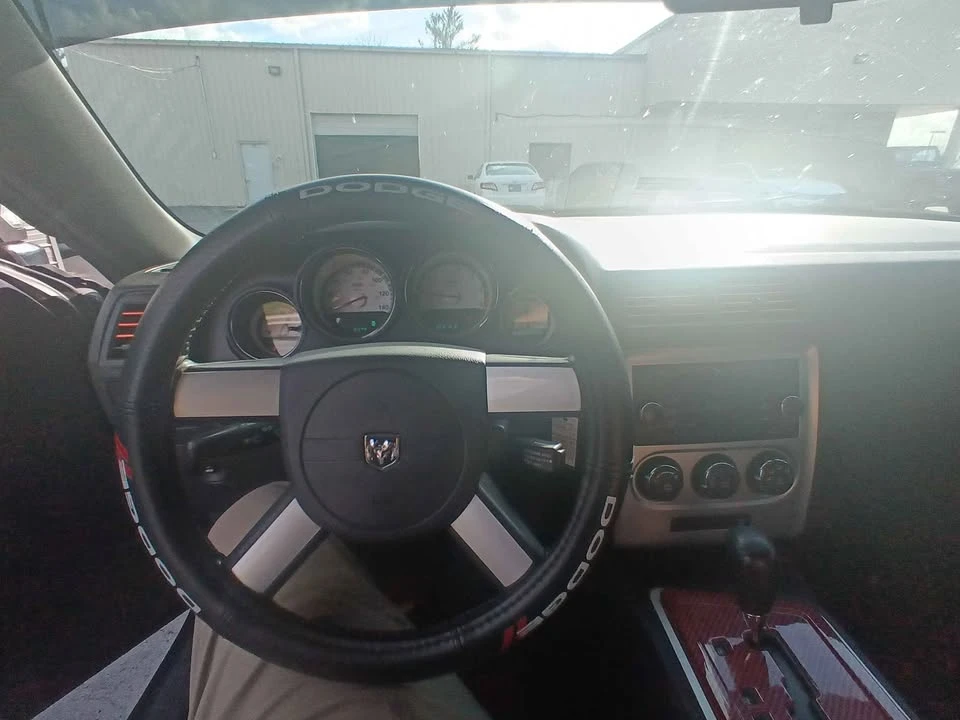 2010 Dodge Challenger 3rd Gen - Image 7 of 9