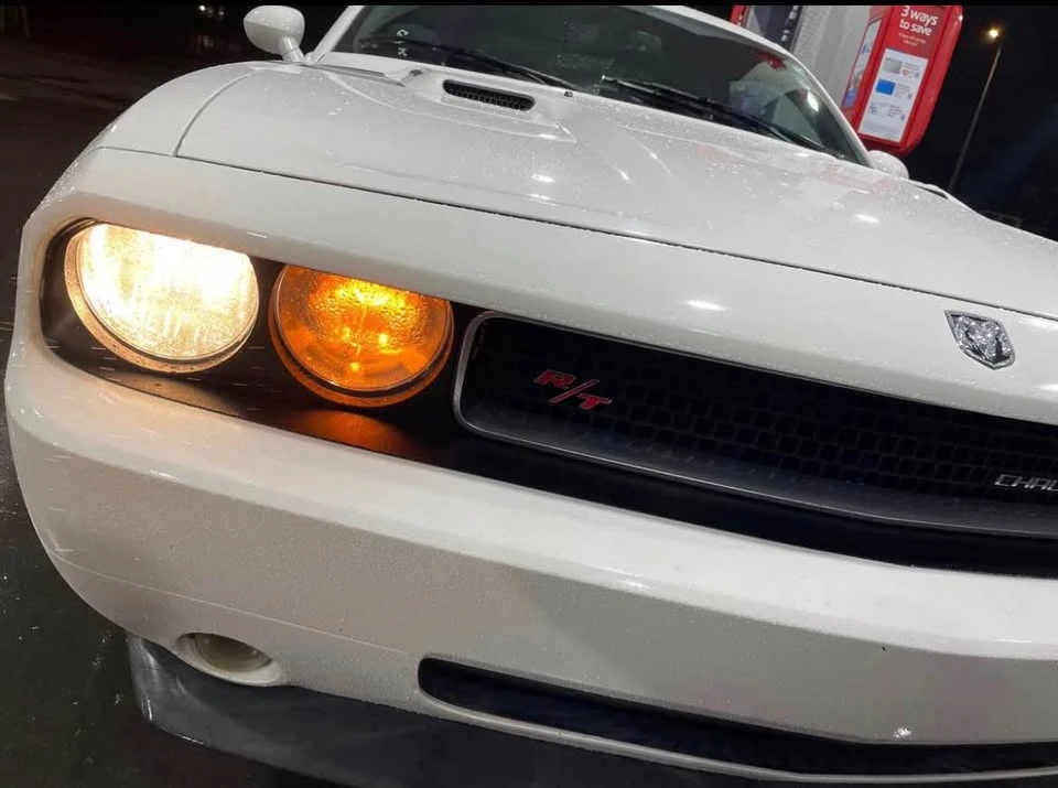 2010 Dodge Challenger 3rd Gen - Image 3 of 9