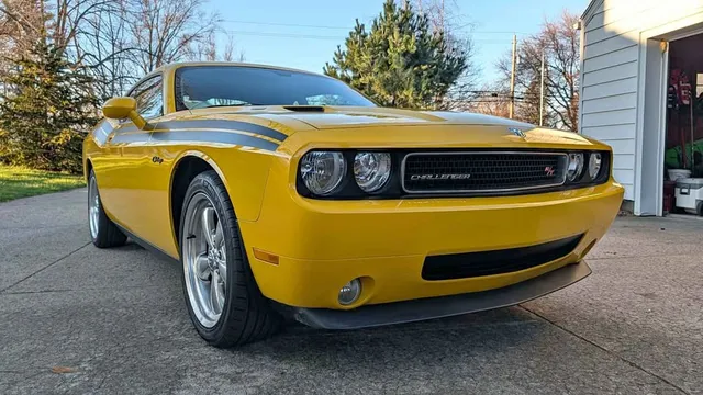 2010 Dodge Challenger R/T Coupe 2D