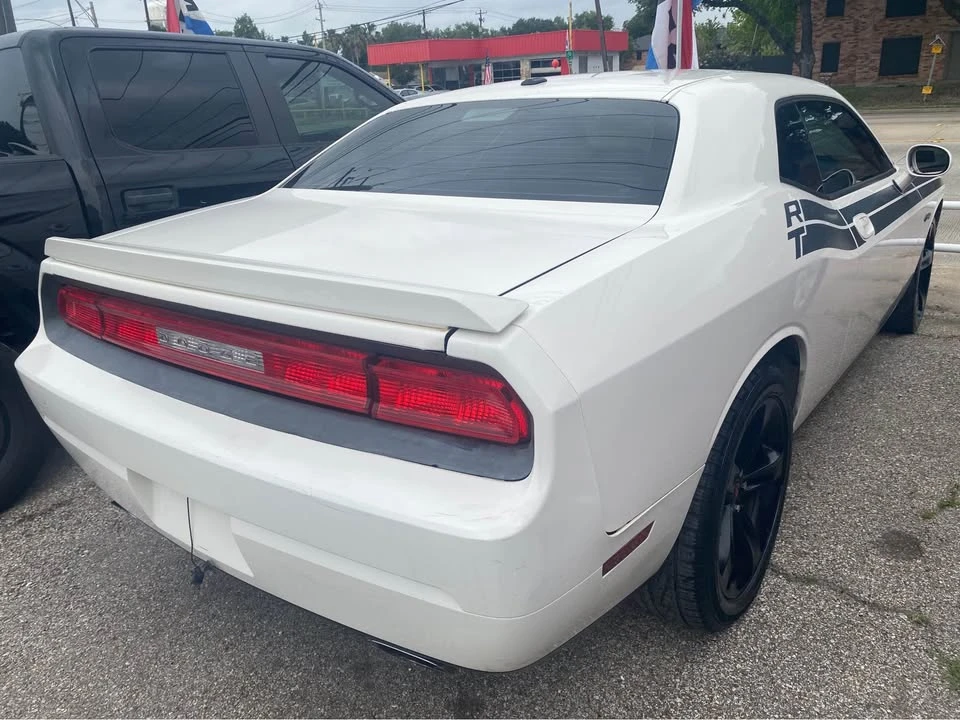 2010 Dodge Challenger 3rd Gen - Image 3 of 7