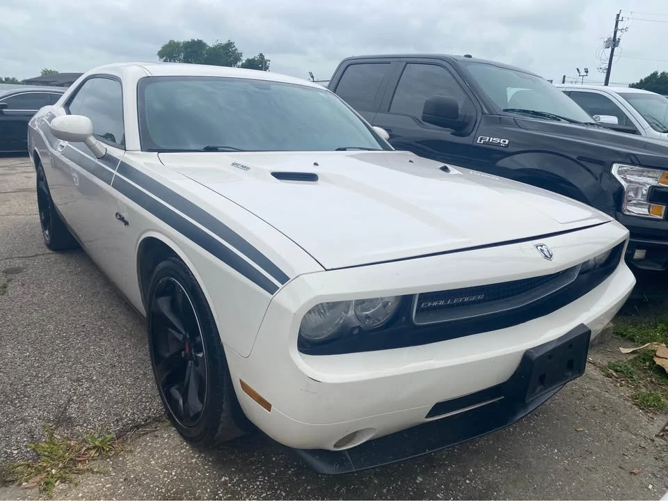 2010 Dodge Challenger 3rd Gen - Image 2 of 7