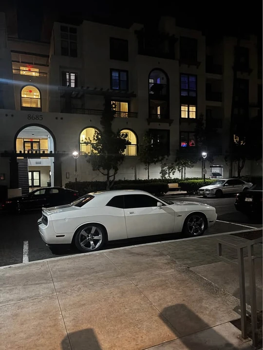 2010 Dodge Challenger 3rd Gen - Image 2 of 4