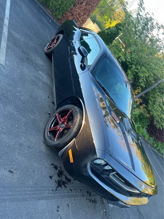 2010 Dodge Challenger 3rd Gen - Image 3 of 10