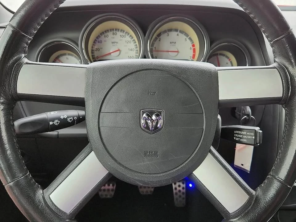2010 Dodge Challenger 3rd Gen - Image 17 of 18