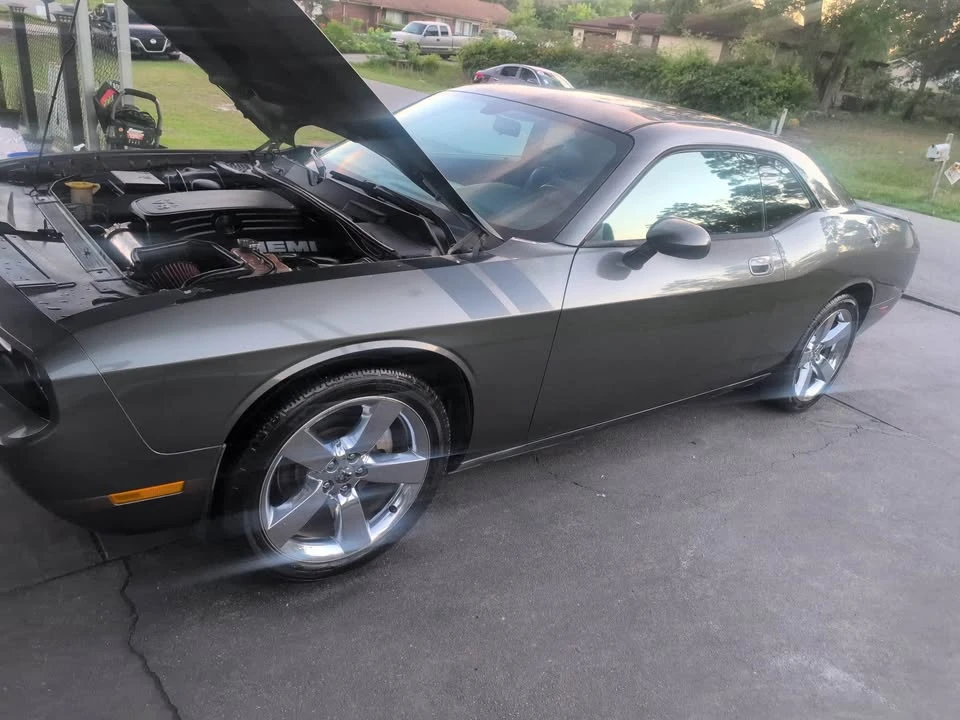 2010 Dodge Challenger 3rd Gen - Image 2 of 8