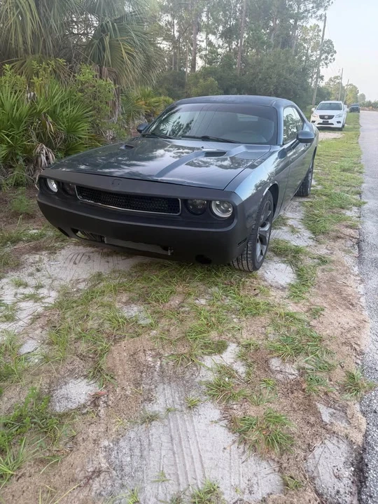 2010 Dodge Challenger 3rd Gen - Image 2 of 8