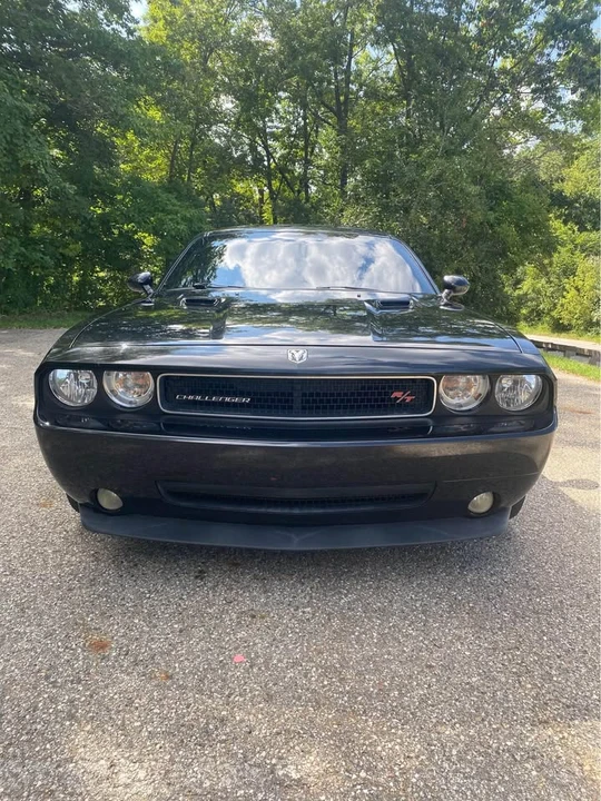2010 Dodge Challenger 3rd Gen - Image 2 of 19