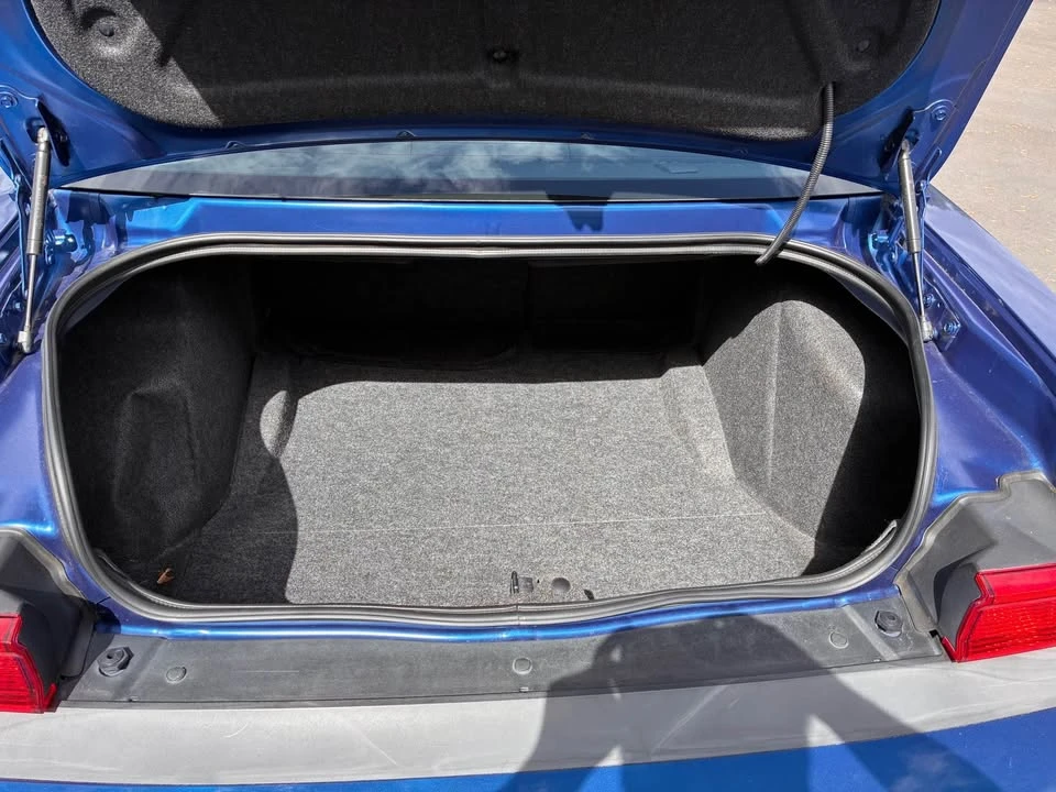 2010 Dodge Challenger 3rd Gen - Image 10 of 11
