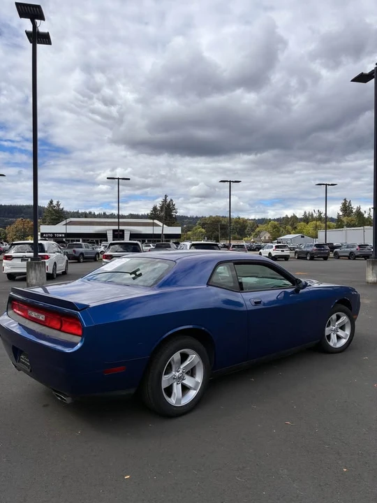 2010 Dodge Challenger 3rd Gen - Image 5 of 11