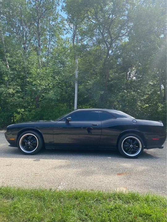 2010 Dodge Challenger 3rd Gen - Image 7 of 19
