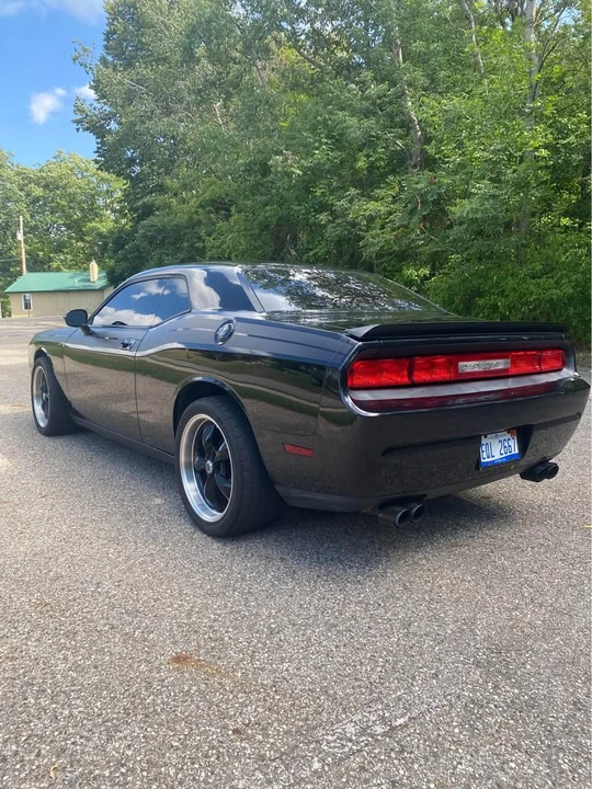 2010 Dodge Challenger 3rd Gen - Image 6 of 19