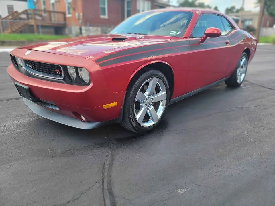 2010 Dodge Challenger 3rd Gen - Image 2 of 10