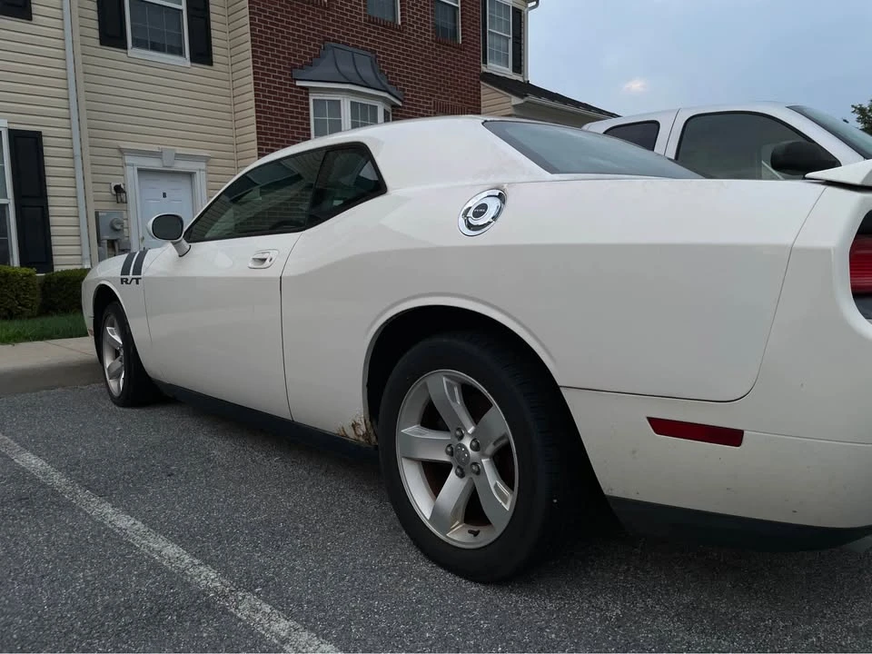 2010 Dodge Challenger 3rd Gen - Image 3 of 12