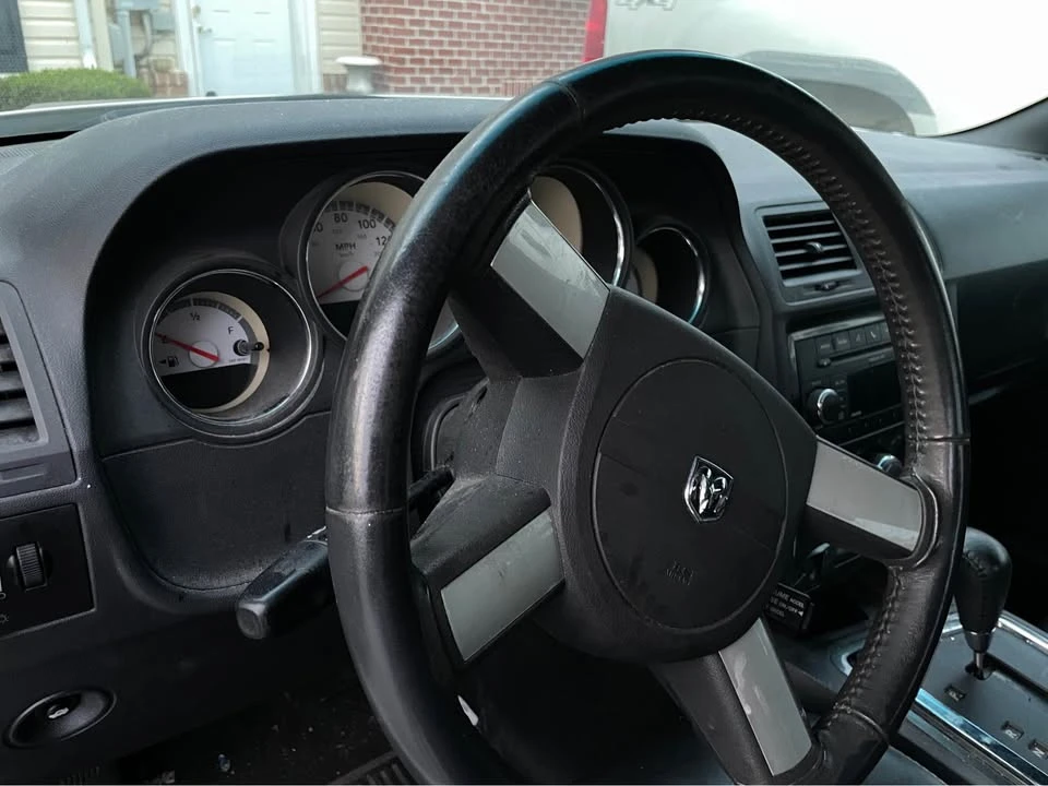 2010 Dodge Challenger 3rd Gen - Image 6 of 12